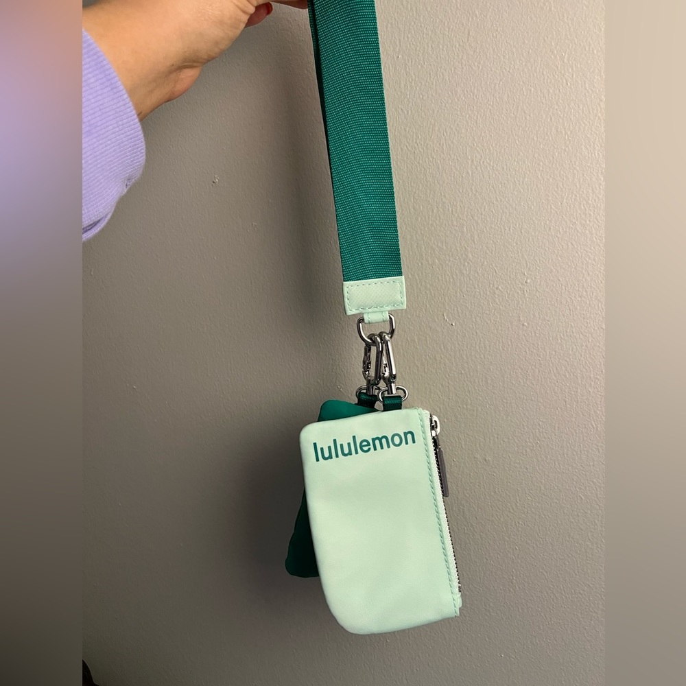 Lululemon Dual Pouch Wristlet